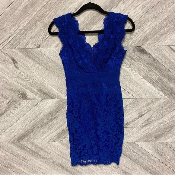Tadashi Shoji | Embroidered Lace V Neck Sheath Dress In Marina Blue Size 2P - Picture 4 of 11